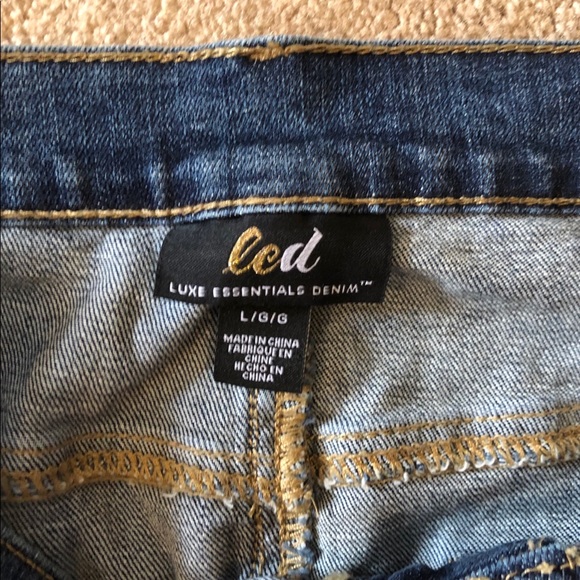 Denim maternity skirt from Pea in the pod - Picture 2 of 3